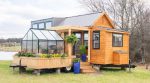 Дача на колесах: американцы создали дом с огородом на колесах