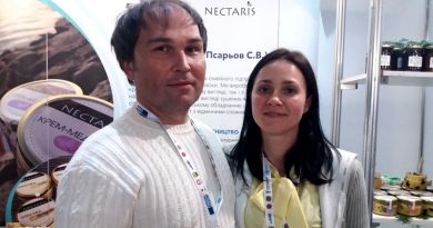 Джем з кульбаб, "брусниця з коньяком" та "чорниця з ромом": подружжя українців готує незвичні солодощі