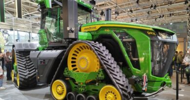John Deere презентував найпотужніший і найдорожчий у світі серійний трактор