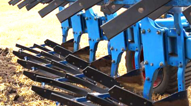 Відвали на плуг нового покоління: композит проти металу Відвали на плуг нового покоління: композит проти металу