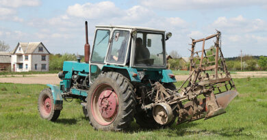 Запчастини для тракторів ЮМЗ: надійність техніки починається з правильного вибору